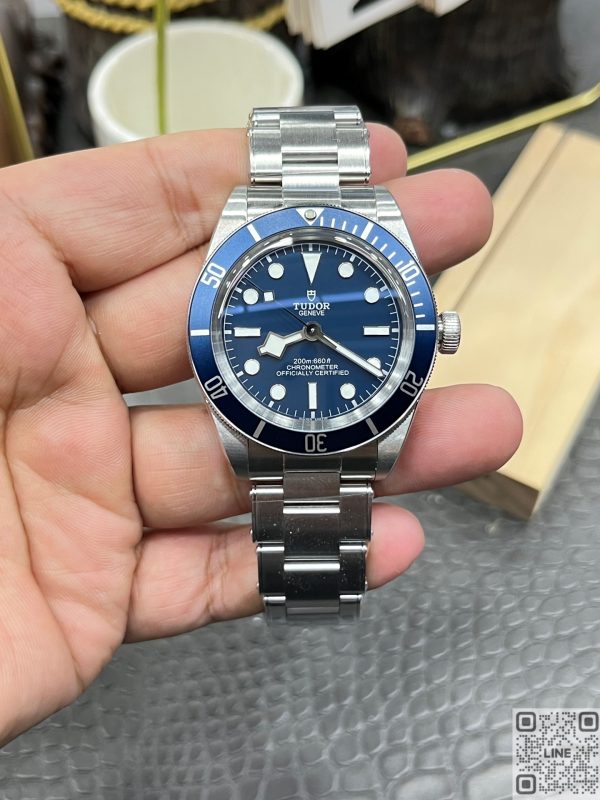 ZF工場　チューダー　ブラックベイ58　M79030B-0001　ブルー文字盤　39mm　スチール製ブレスレット　