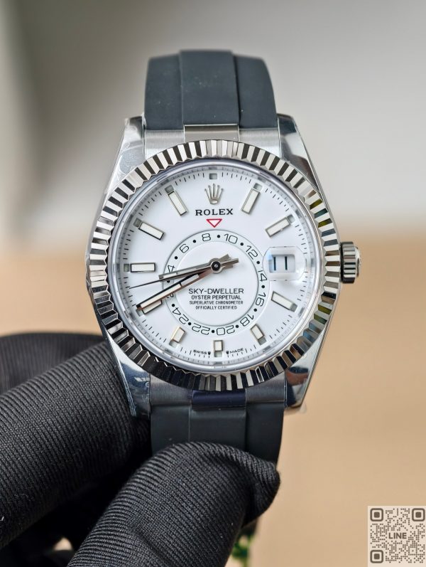 NOOB　ロレックス　スカイドゥエラー　 336233　ホワイト文字盤　42ｍｍ　9002ムーブメント　ラバーベルト　スーパコピー