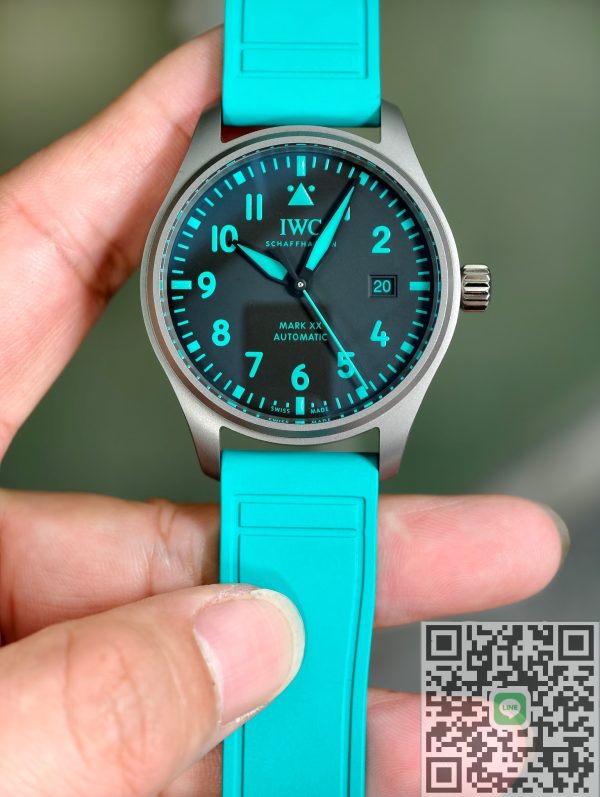 M+工場　IWC　パイロット・ウォッチ・マークXX Mercedes-AMG PETRONAS Formula One™ Team　40mm　チタン　ブラック文字盤　グリーンストラップ　32111ムーブメント