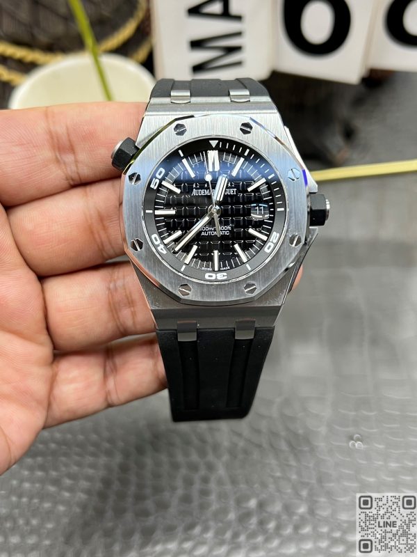 APS工場　オーデマ・ピゲ　ロイヤルオーク オフショア ダイバー15710　ブラック文字盤　42mm　ステンレススチールケース　ラバーストラップ　3120一体式ムーブメント　スーパーコピー　