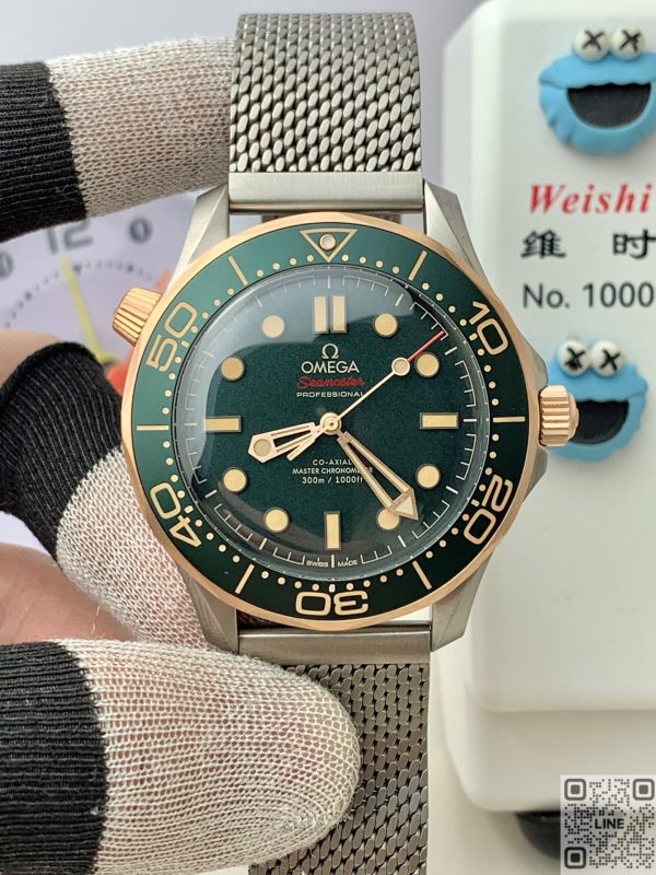 VS工場　オメガ　シーマスター ダイバー300M　42mm　グリーン文字盤　　セラミックベゼル　チタニウム　ゴールド　チタンストラップ　8806ムーブメント　スーパーコピー