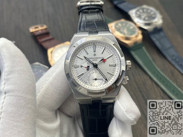 MKF工場　ヴァシュロン・コンスタンタン　オーヴァーシーズ　デュアルタイム　7920V/210A-B333　41mm　ホワイト文字盤　ステンレススチール　5110 DT自動巻ムーブメント　レザーストラップ　スーパーコピー