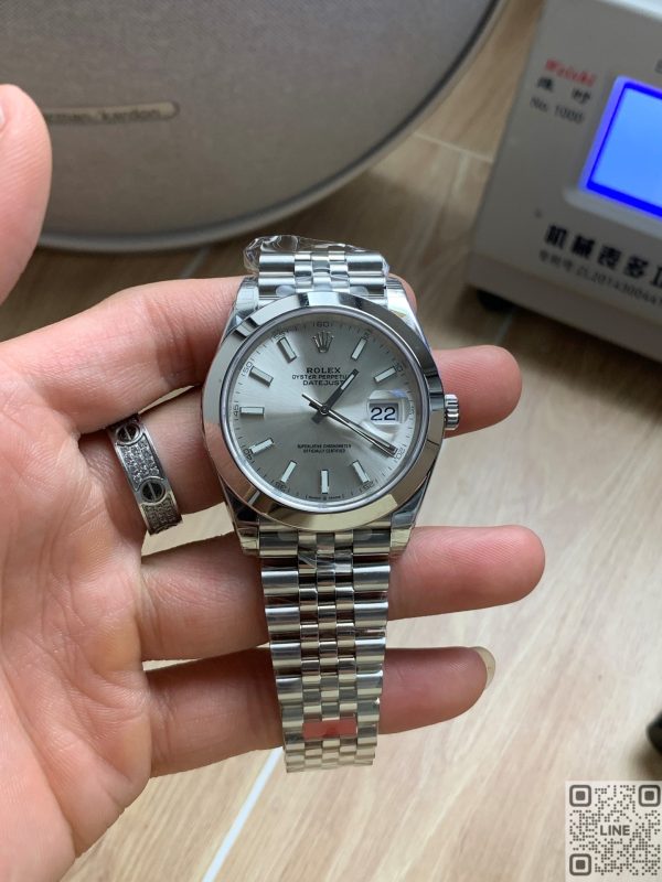 NOOB工場　ロレックス　デイトジャスト　126300　シルバー文字盤　ドーム型ベゼル　ジュビリーブレス　41mm 　3235ムーブメント　スーパーコピー