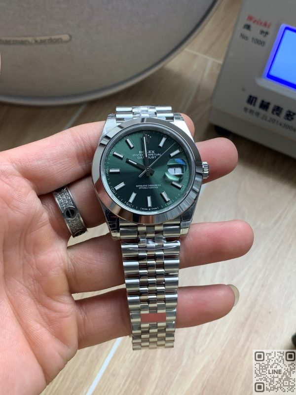 NOOB工場　ロレックス　デイトジャスト　126300　グリーン文字盤　ドーム型ベゼル　ジュビリーブレス　41mm 　3235ムーブメント　スーパーコピー