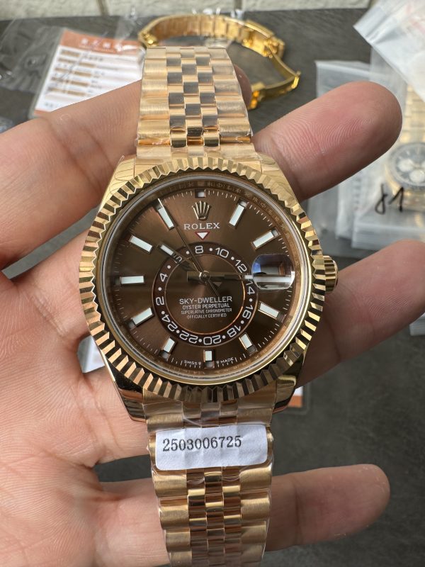 NOOB工場　ロレックス　スカイドゥエラー336935ジュビリー　チョコレート文字盤42mm　エパーローズゴールド　9002ムーブメント　スーパーコピー