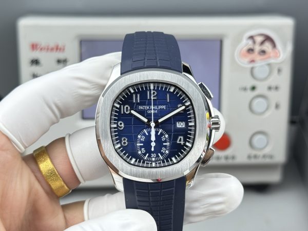 P1工場　パデックフィリップ　アクアノート5968　42.2cm　ブルー文字盤　CH 28-520 Cムーブメント　スーパーコピー