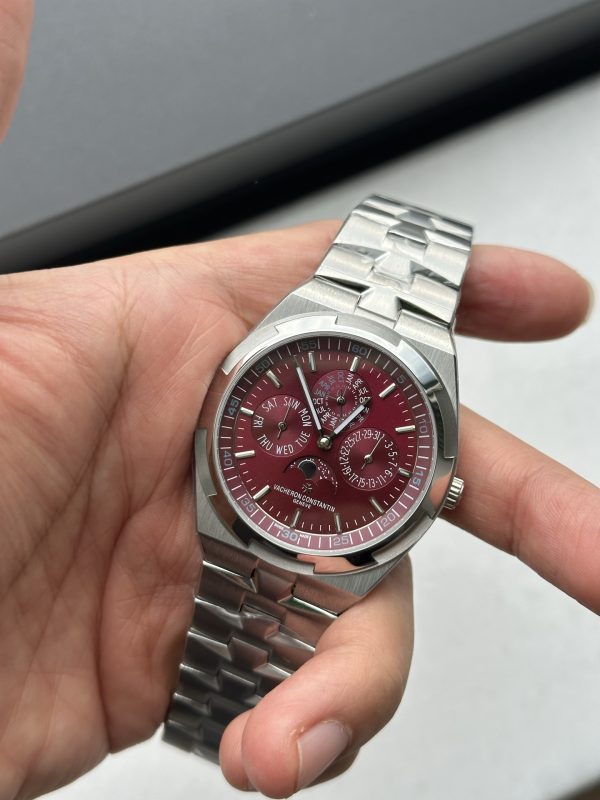 8f工場 ヴァシュロン・コンスタンタン オーヴァーシーズ4300V バーガンディラッカー文字盤 41.5mm 1120 QP/1自動巻ムーブメント スーパーコピー