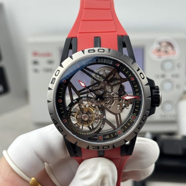 NEW FACTORY　ロジェ・デュブイ　エクスカリバー スパイダー（キング・オブ・ウォッチ）RDDBEX0479　45mm　スケルトン文字盤　レッドストラップ　RD505SQ手巻きムーブメント　スーパーコピー