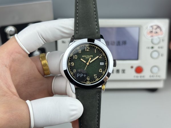 PP＋工場　パデックフィリップ　カラトラバ 5226　40MM　グリーン文字盤　スレンレススチールケース　カーフスキンヌバック仕上げハンドステッチストラップ　26‑330 SCムーブメント　スーパーコピー