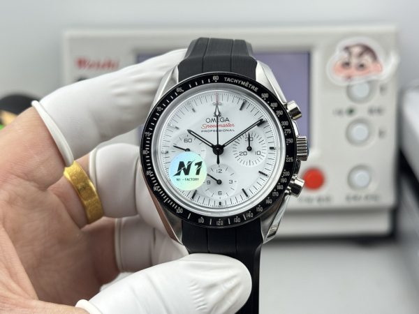N1工場　オメガ　スピードマスター ムーンウォッチ プロフェッショナル コアクシャル　　ホワイト文字盤　ゴムストラップ　3861ムーブメント　スーパーコピー