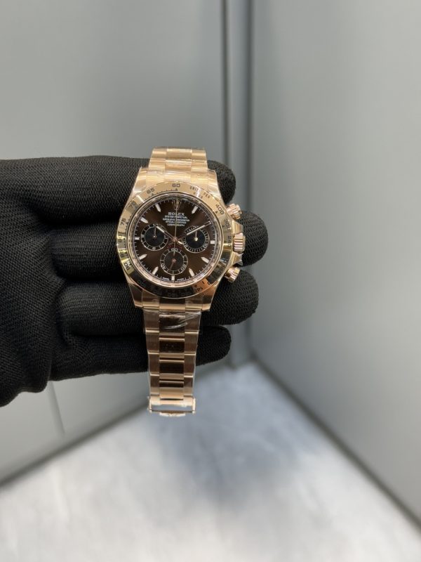 NOOB工場　ロレックスコスモグラフ・デイトナ126505　チョコレート文字盤　ローズゴールド　専用4131自動巻きムーブメント 　1:1スーパーコピー