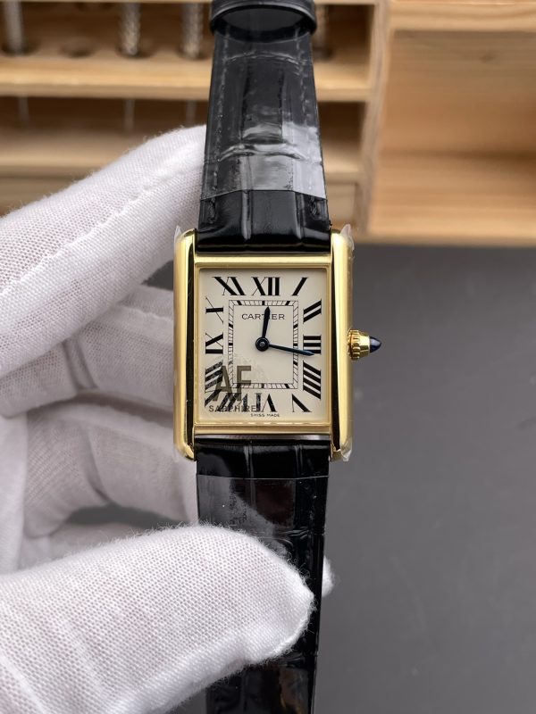 AF工場　カルティエ　タンクWGTA0067　　ホワイト文字盤　ゴールドケース　クォーツムーブメント　スーパーコピー