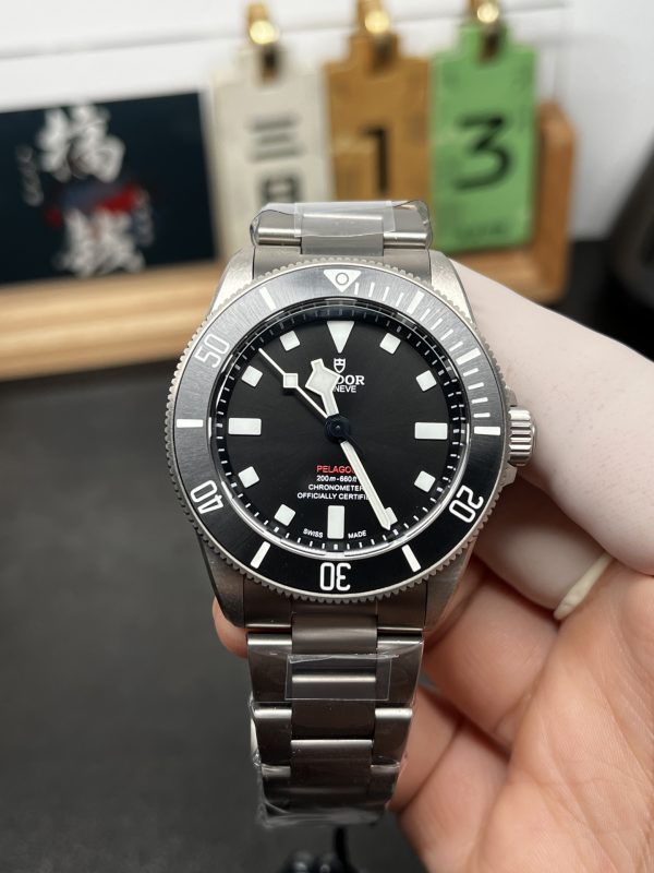 ZF工場　チューダー　ブペラゴス 39 25407N-0001　39mm　ブラック文字盤　スレンレススチール