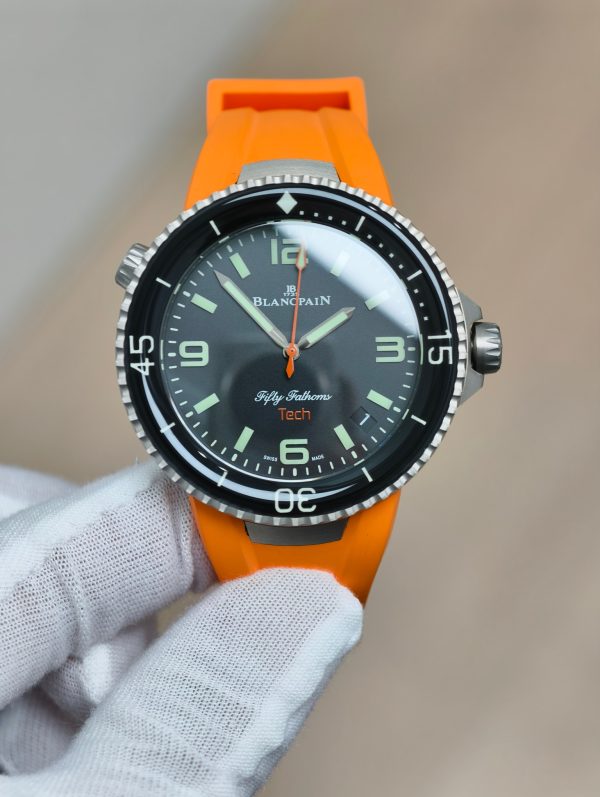 ZF工場　ブランパン　フィフティ ファゾムス オートマティック　45mm 　　ブラック文字盤　オレンジ色ストラップ　Cal.1315ムーブメント　スーパーコピー