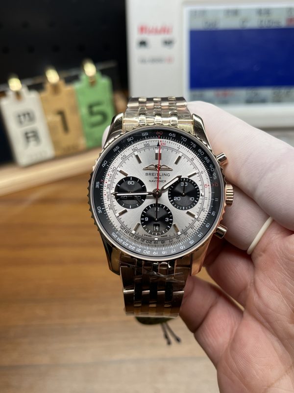 BLS工場　ブライトリング   ナビタイマー B01 クロノグラフ  46mm 　シルバー文字盤　ローズゴールド　自動巻きムーブメント