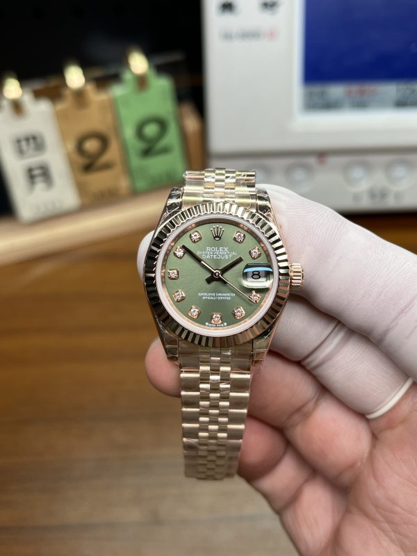 NOOB工場　ロレックス　レディデイトジャスト28mm　279175　グリーンダイヤモンド入り文字盤　ローズゴールド　2236ムーブメント　スーパーコピー