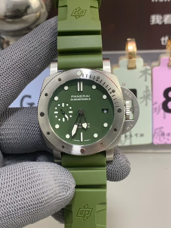 VS工場　パネライ　サブマーシブル PAM1055　42mm　グリーン文字盤　ステンレススチール　グリーンストラップ　P.900自動巻ムーブメント　スーパーコピー