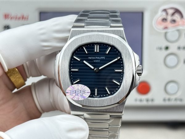 PPF工場　パデックフィリップ　ノーチラス5810　ブルー文字盤　ステンレススチール　ラバーストラップ　一体式Cal.324SCムーブメント搭載　スーパーコピー
