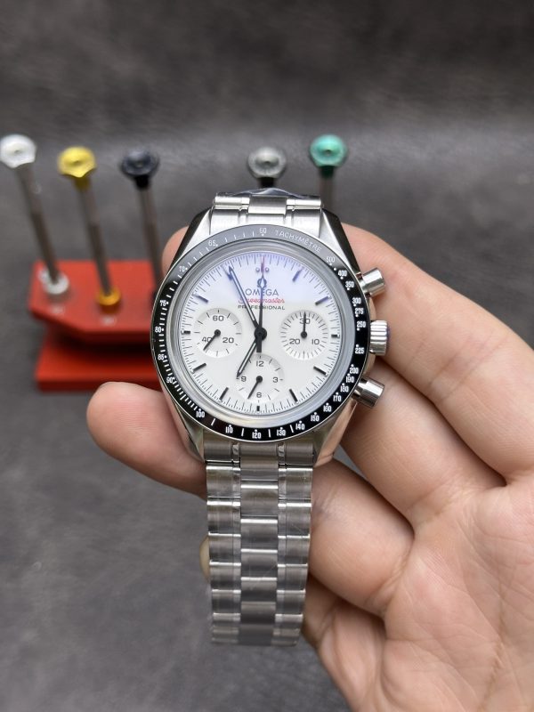 BBT工場　オメガ スピードマスター 　ムーンウォッチ プロフェッショナル　ホワイト文字盤　42mm　スレンレススチール　3861ムーブメント　スーパーコピー